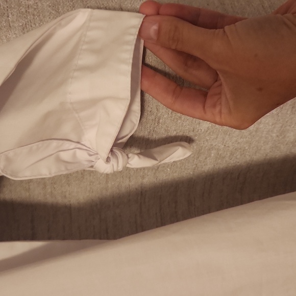 White button back off the shoulder blouse - Picture 2 of 5